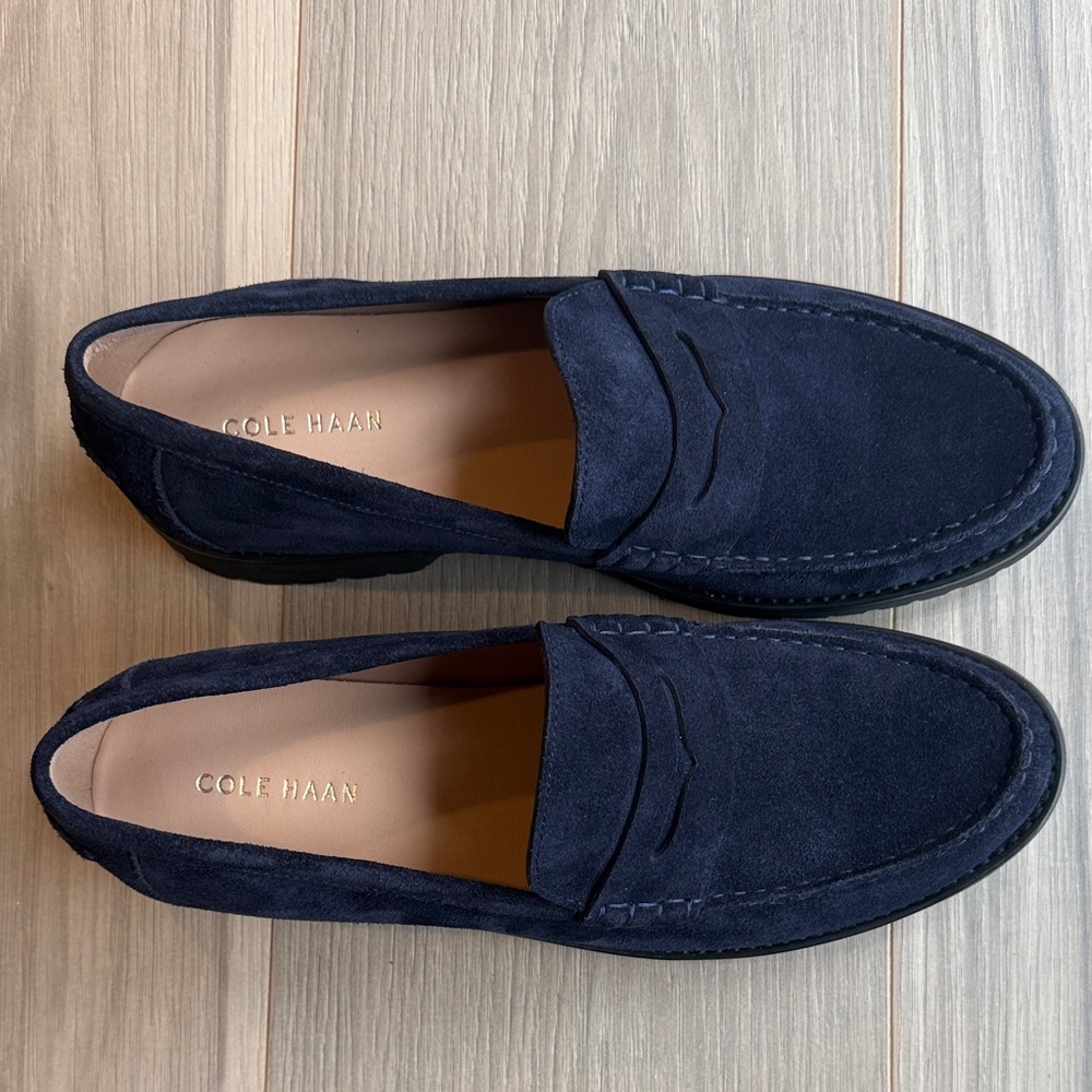 Cole Haan Women's Navy Lug Sole Penny Loafers Size 10 B - Picture 2 of 6
